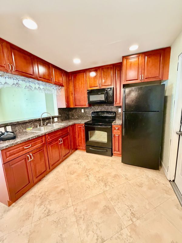 Building Photo - 1125 SE 6th Terrace