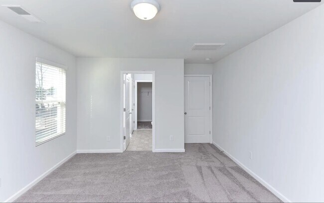 Building Photo - 426 Ganton Ct