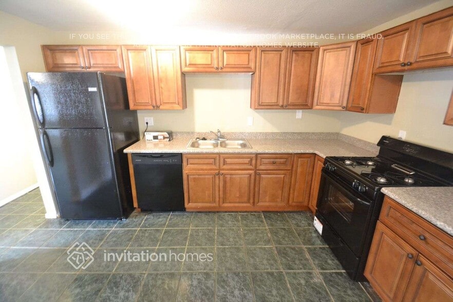 Building Photo - 1643 N 56th Ln