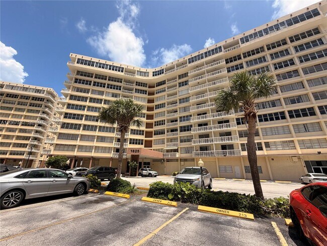 Building Photo - 1825 S Ocean Dr