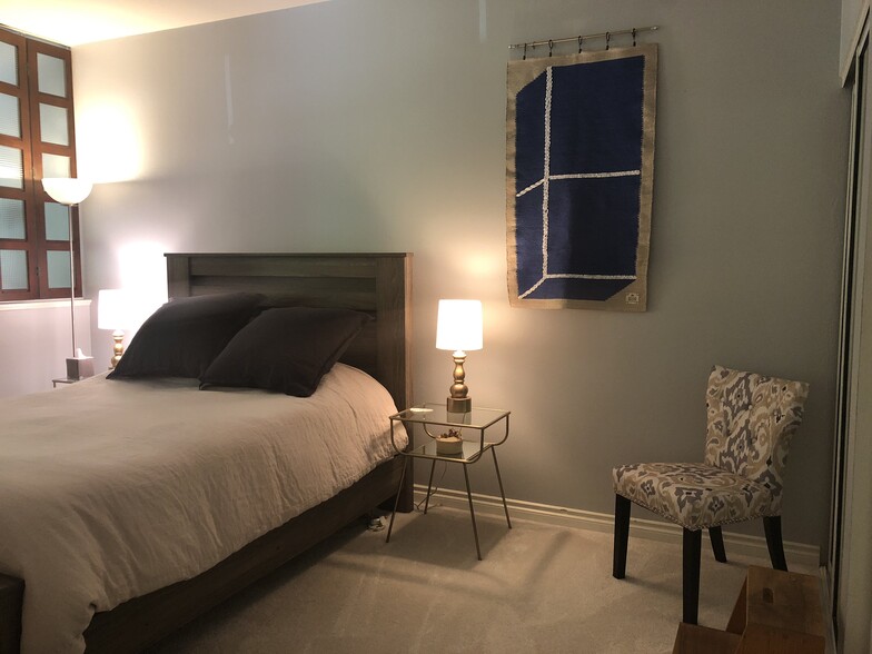 Cozy bedroom with two large closets - 618 NW 12th Ave