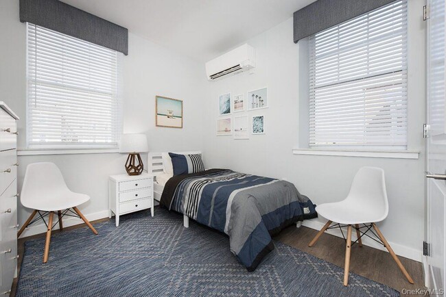 Building Photo - 300 Carleton Ave