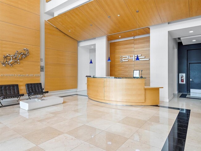 Building Photo - 350 NE 24th St