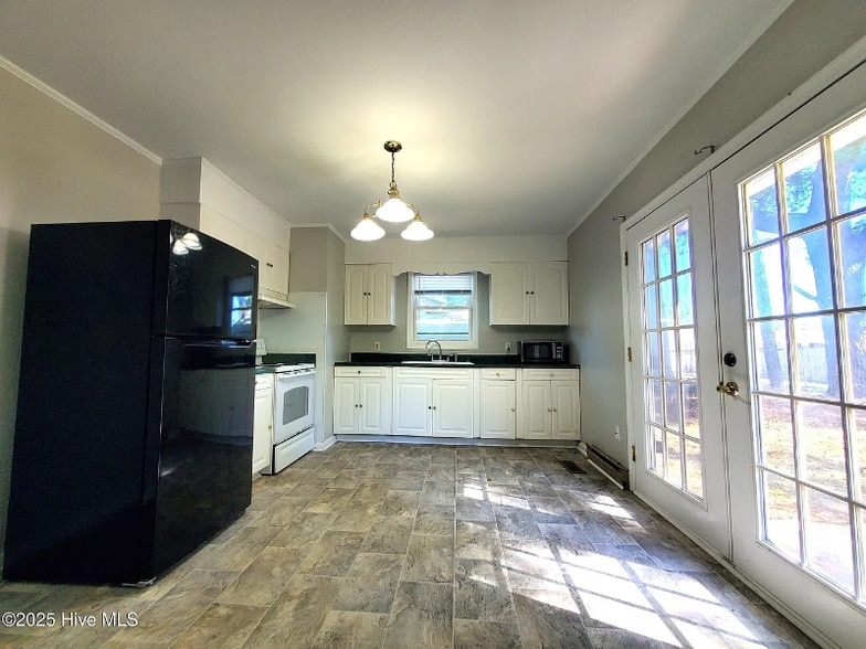 Building Photo - 305 Rhode Island Ave