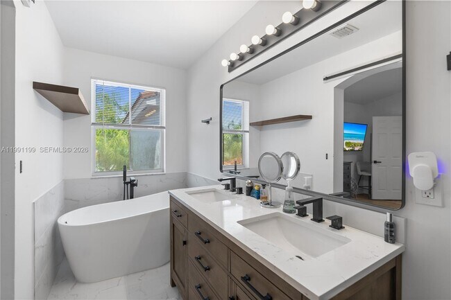 Building Photo - 1120 Canella Ln