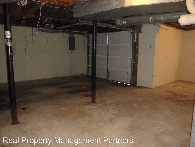 Building Photo - 3 br, 2.5 bath House - 2505 Hawksbury Lane