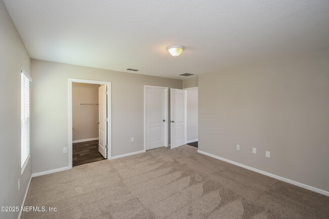 Building Photo - 3340 Canyon Falls Dr