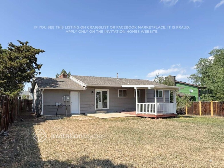Building Photo - 1530 S Salida Way
