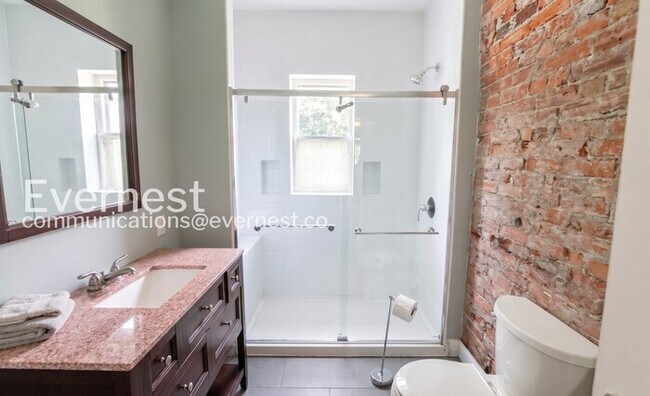 Building Photo - Spacious 4 Bed, 2 Bath Home with Fenced Yard and Stainless Steel Appliances | Pet Friendly | Avai...