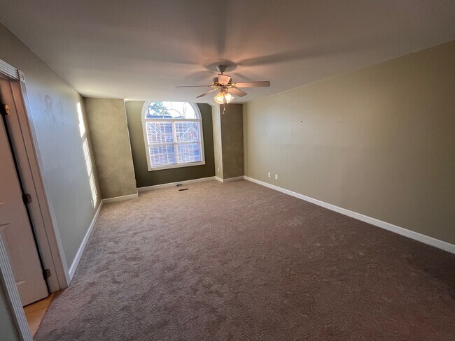 Building Photo - 118 Grande Meadow Way