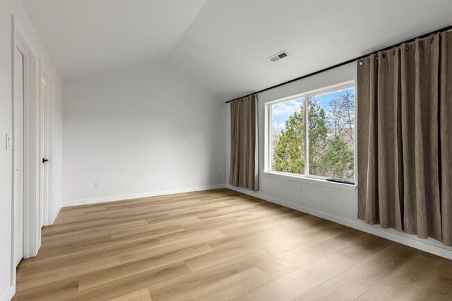 Building Photo - 3940 NW 148th Pl