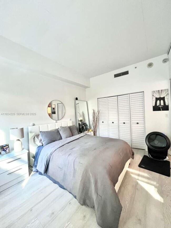 Building Photo - 133 NE 2nd Ave