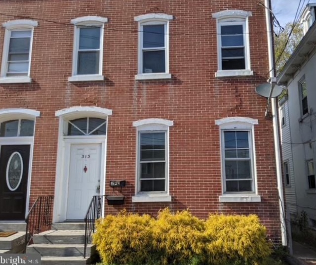 Primary Photo - 313 E Broad St