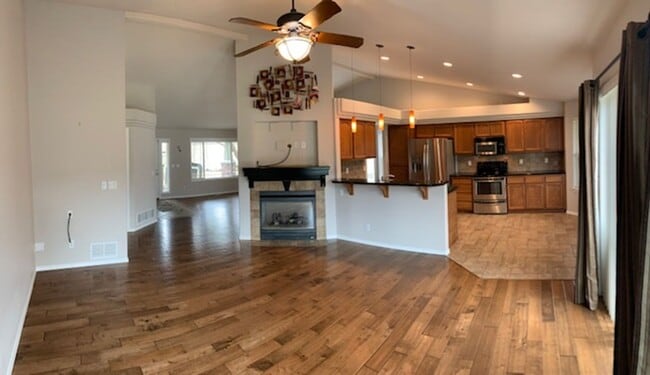 Building Photo - $3,495 / 4br - 3600ft2 - Exqusite, executi...