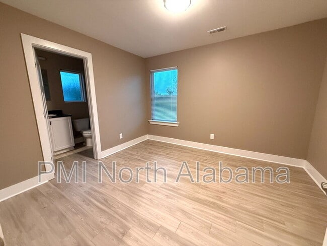Building Photo - 401 Morring Rd