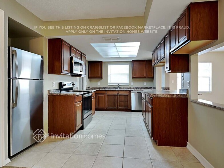 Building Photo - 8702 Wolf Den Trail