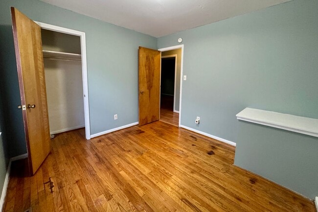 Building Photo - Move-in Ready!