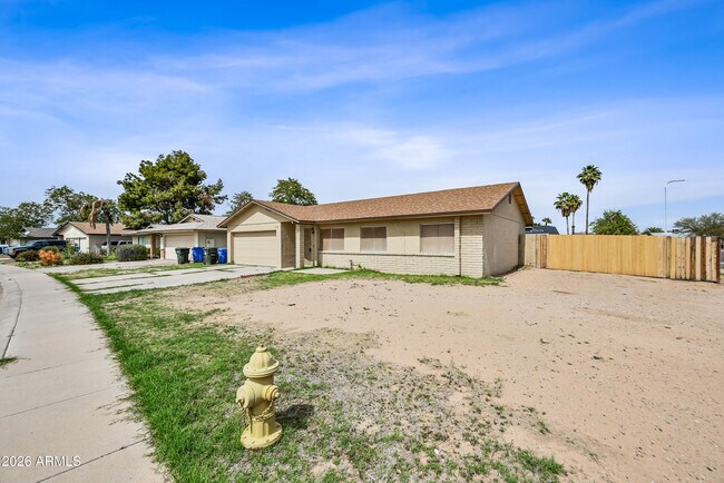 Building Photo - 11102 W Turney Ave