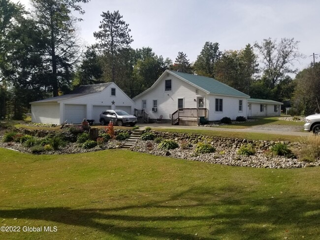Primary Photo - 439 Wilton Gansevoort Rd