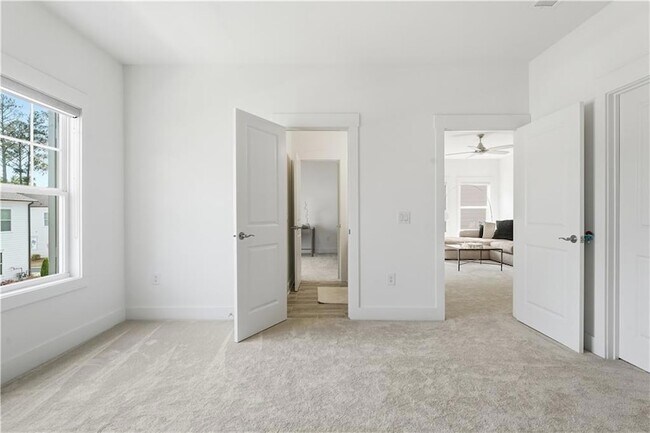 Building Photo - 158 Kingwood Dr