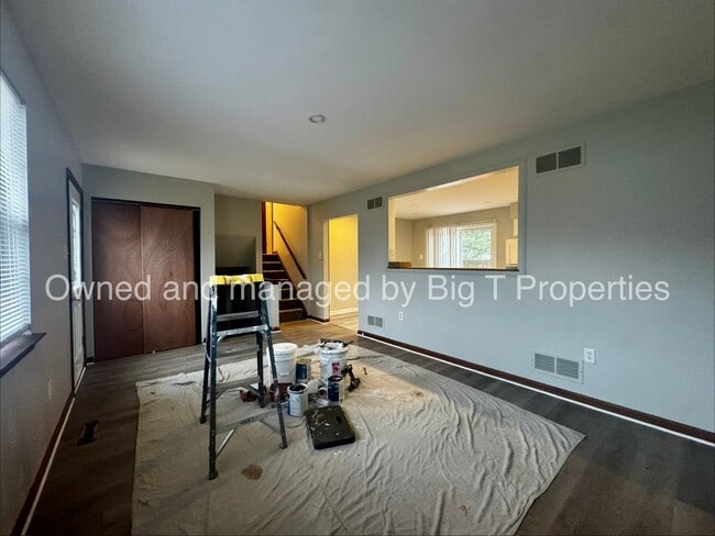 Building Photo - Newark family house on quiet street