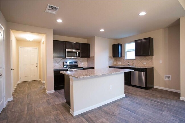 Building Photo - 142 Sulphur River Lp