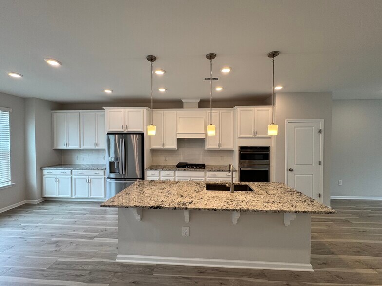 Building Photo - 1049 Manorhaven Dr