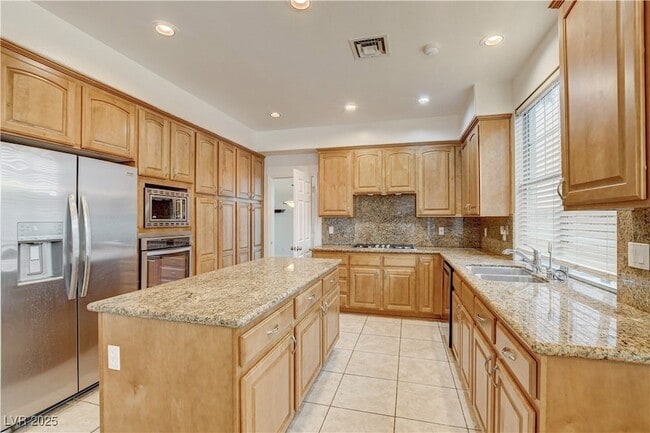 Building Photo - 136 Ultra Dr