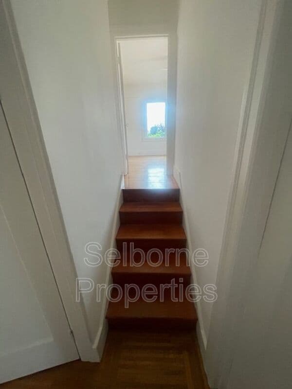 Building Photo - 1424 E 20th St