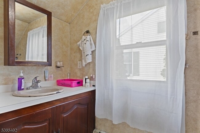 Building Photo - 27 Harrison Ave