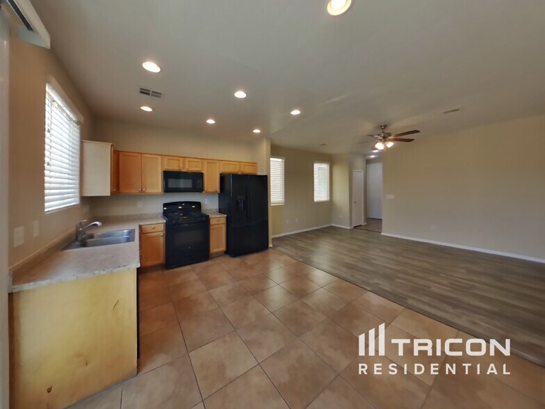 Building Photo - 3669 Karissa Heights Pl