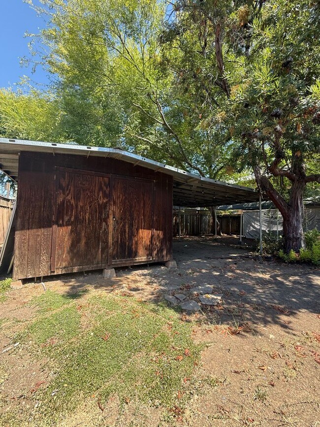 Building Photo - 577 Curtin Ln