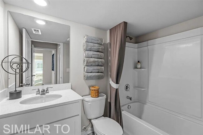 Building Photo - 1120 Northview Dr