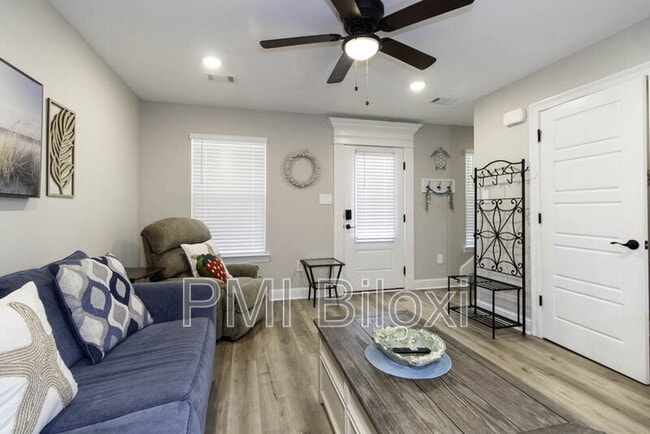 Building Photo - 143 Coral Breeze Dr