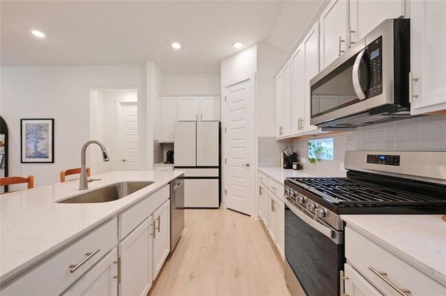 Building Photo - 2037 Rosin Jaw Walk