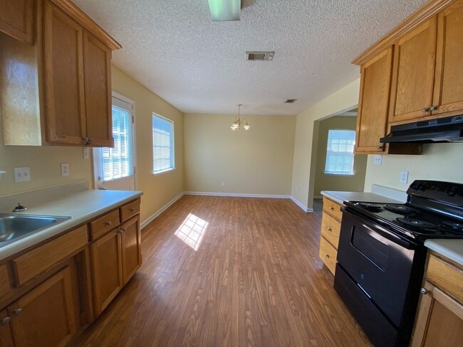 Building Photo - 3037 Ginny Dr