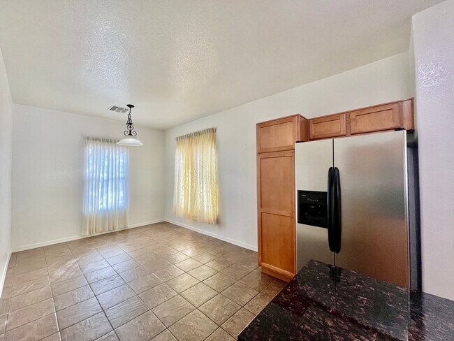Building Photo - 14559 S Camino Larga Vista