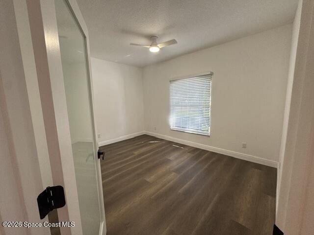 Building Photo - 982 Villa Dr