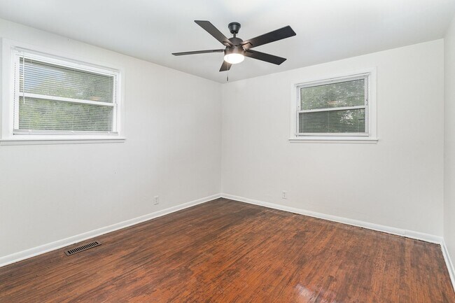Building Photo - Lovely 3 Bedroom in Parkview Estates!