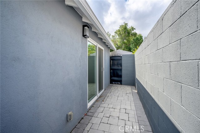 Building Photo - 10321 Sherman Grove Ave