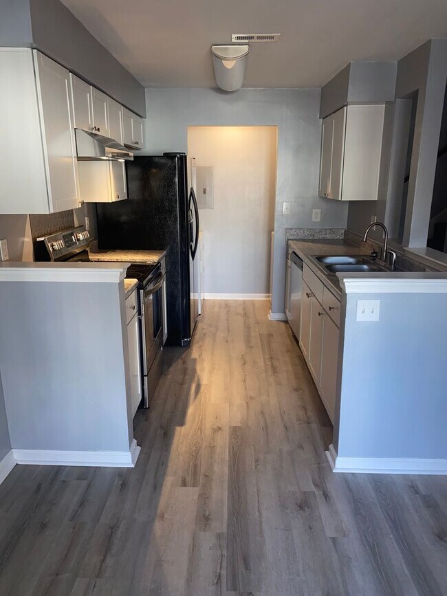 Building Photo - 856 Whistling Swan Dr
