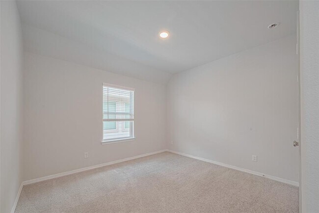 Building Photo - 6743 Iron Clover Dr