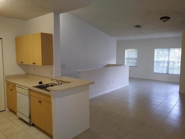 Building Photo - 10294 Fox Trail Rd S