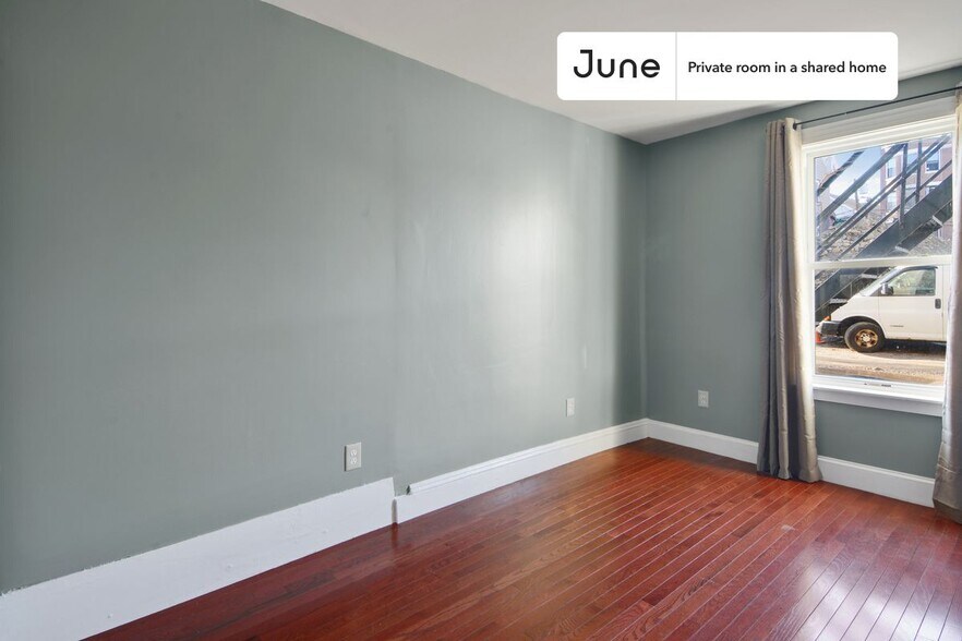 Building Photo - Room in Shared 7 bed/2 bath home