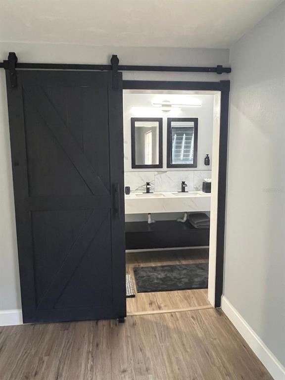 Building Photo - 905 W 11th Ave