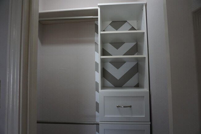 Building Photo - 8810 Crossway Dr