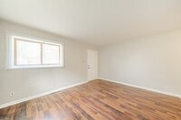Building Photo - 1719 N Livingston Ave