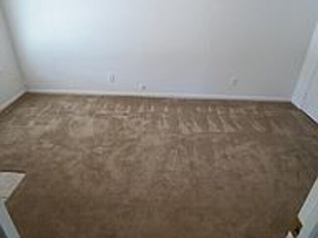 Building Photo - 2 Bed, 1 Bath Home with Bonus Room in Bryan for August Move in!