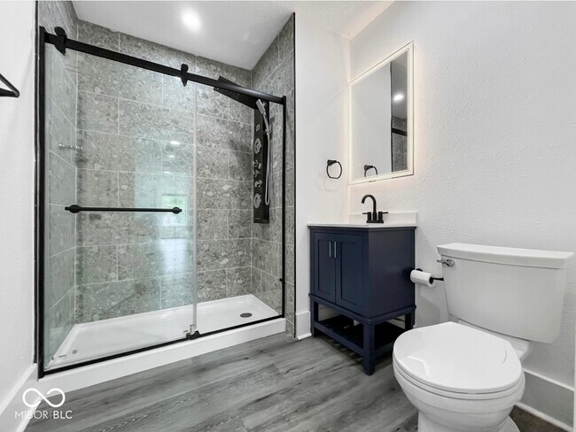 Building Photo - 4923 E University Ave