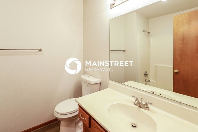 Building Photo - 3 Bedroom Pet-Friendly Home in Pleasant Valley, MO with Main Street Renewal